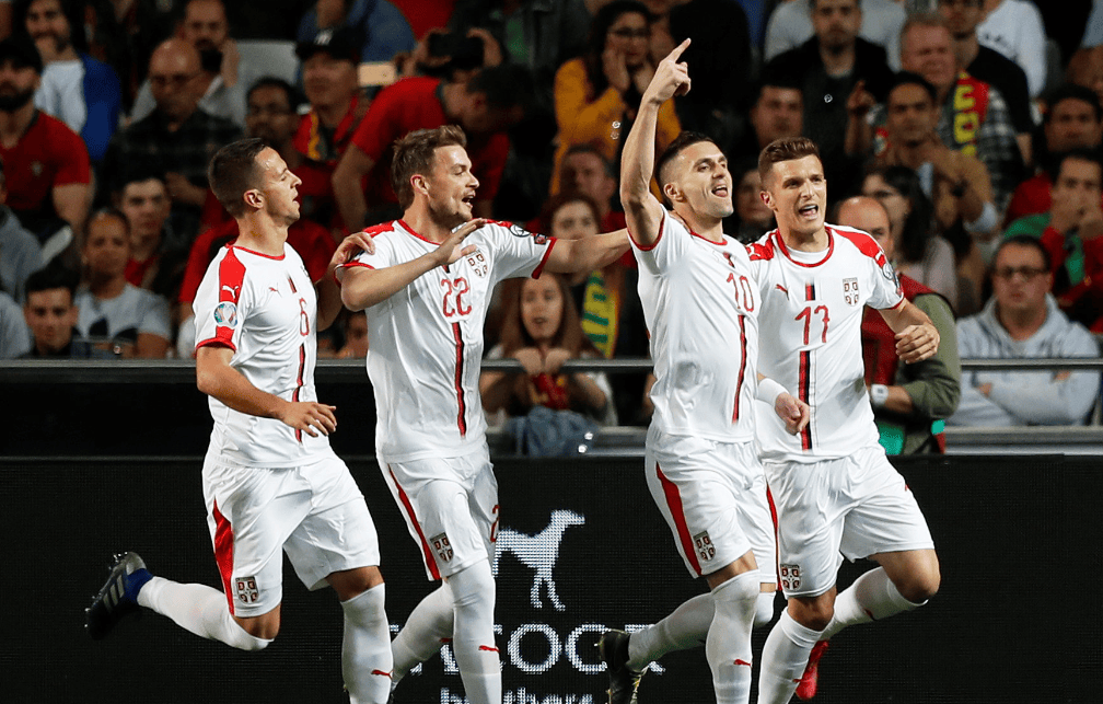 爱游戏官方登录入口-欧国联赛中诸多低迷，球迷心情跌宕起伏的简单介绍