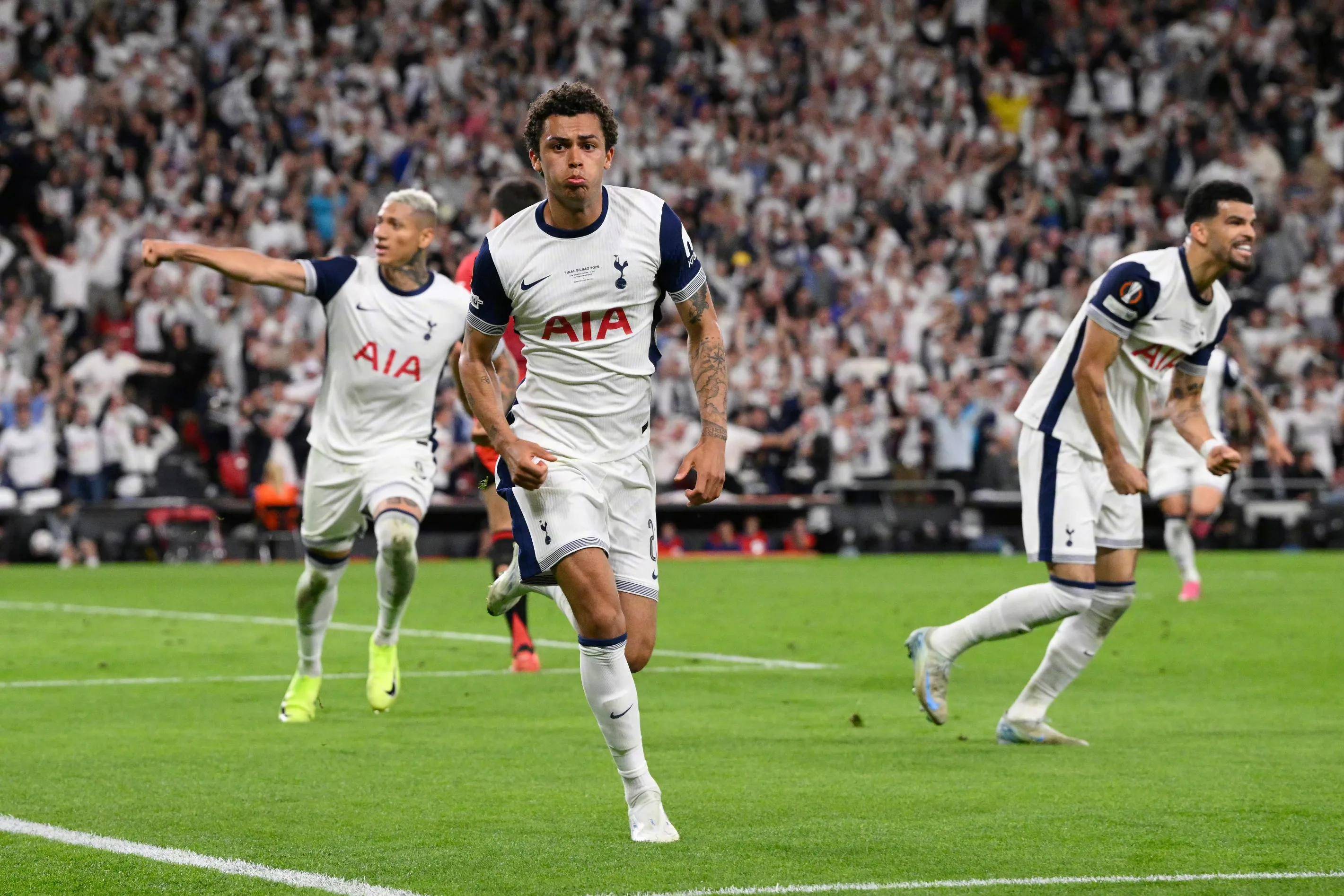 巴黎战胜曼联,欧洲巨人交锋轰动赛场 巴黎战胜曼联,欧洲巨人交锋轰动赛场