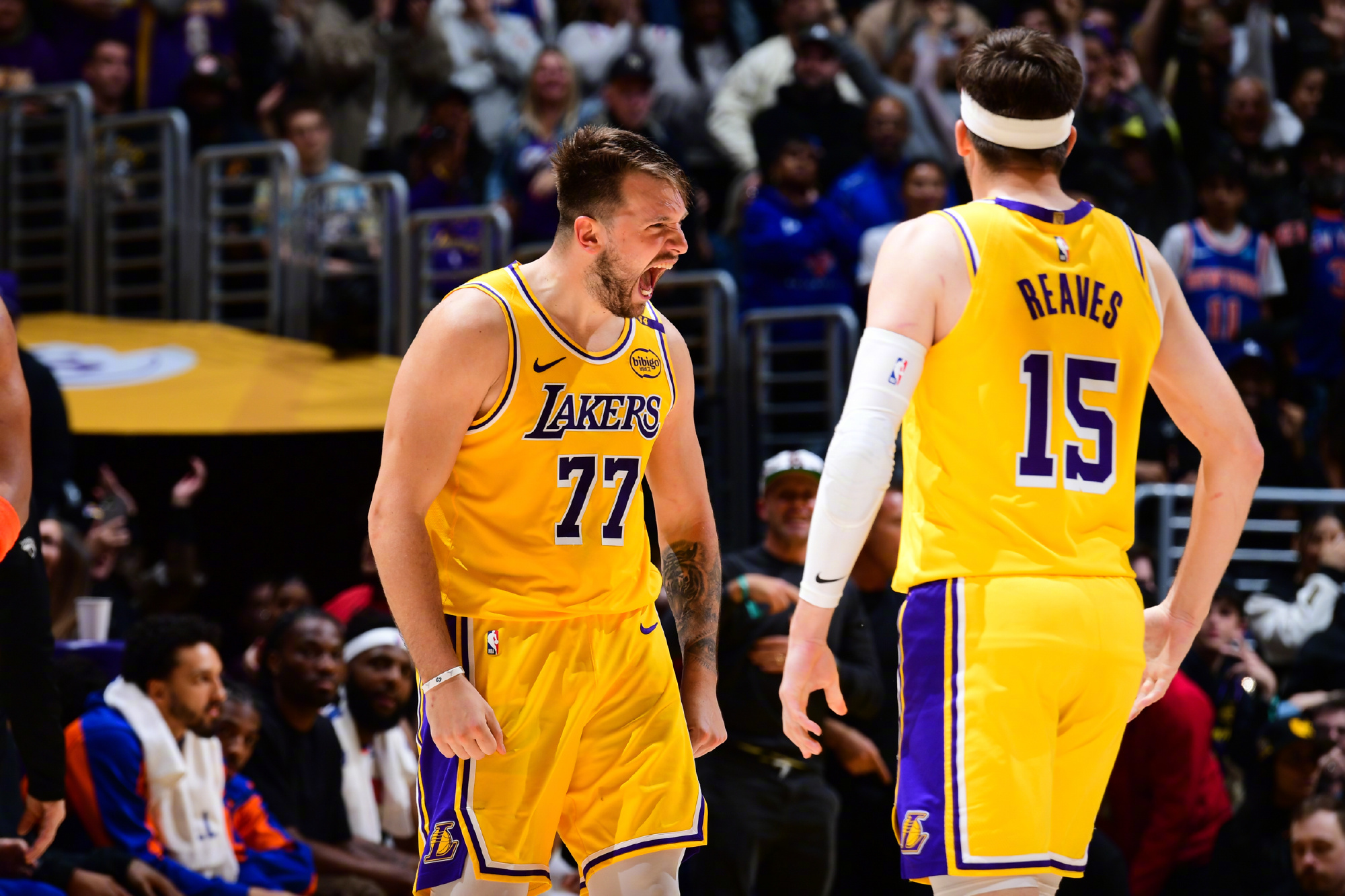 爱游戏官方入口-湖人队连战连胜，冲击西部第一位置