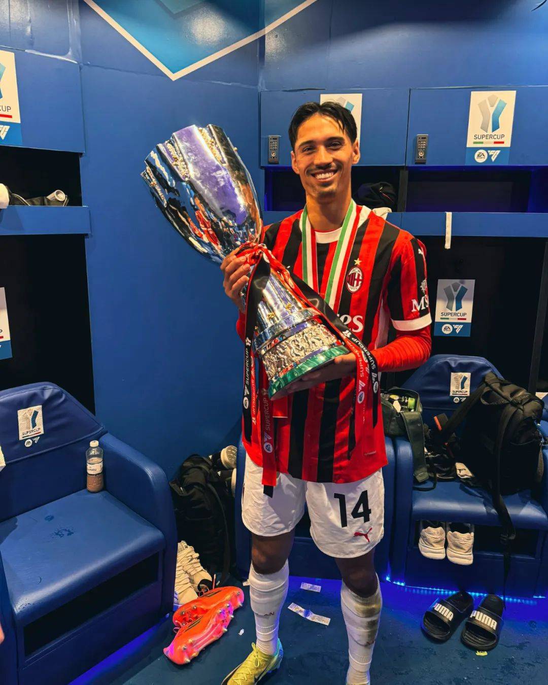 AC米兰后卫受伤，赛季前景黯淡的简单介绍