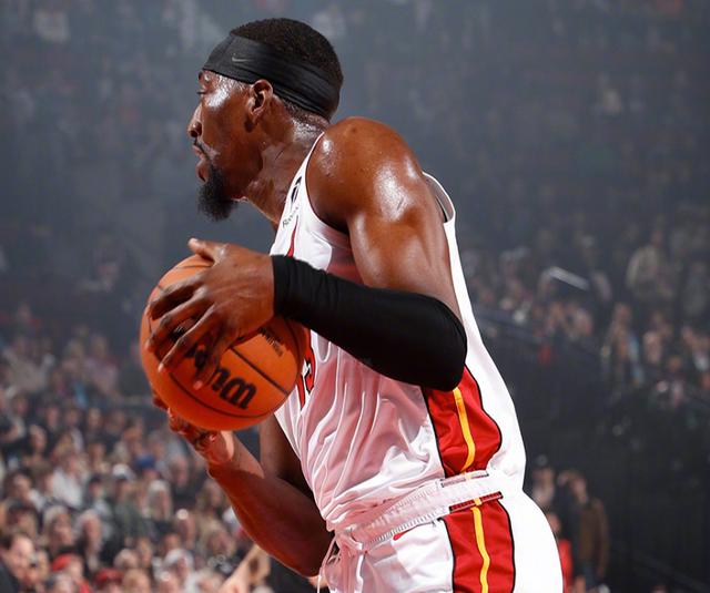 开拓者新秀发威,对手分分必争的简单介绍 开拓者新秀发威,对手分分必争的简单介绍