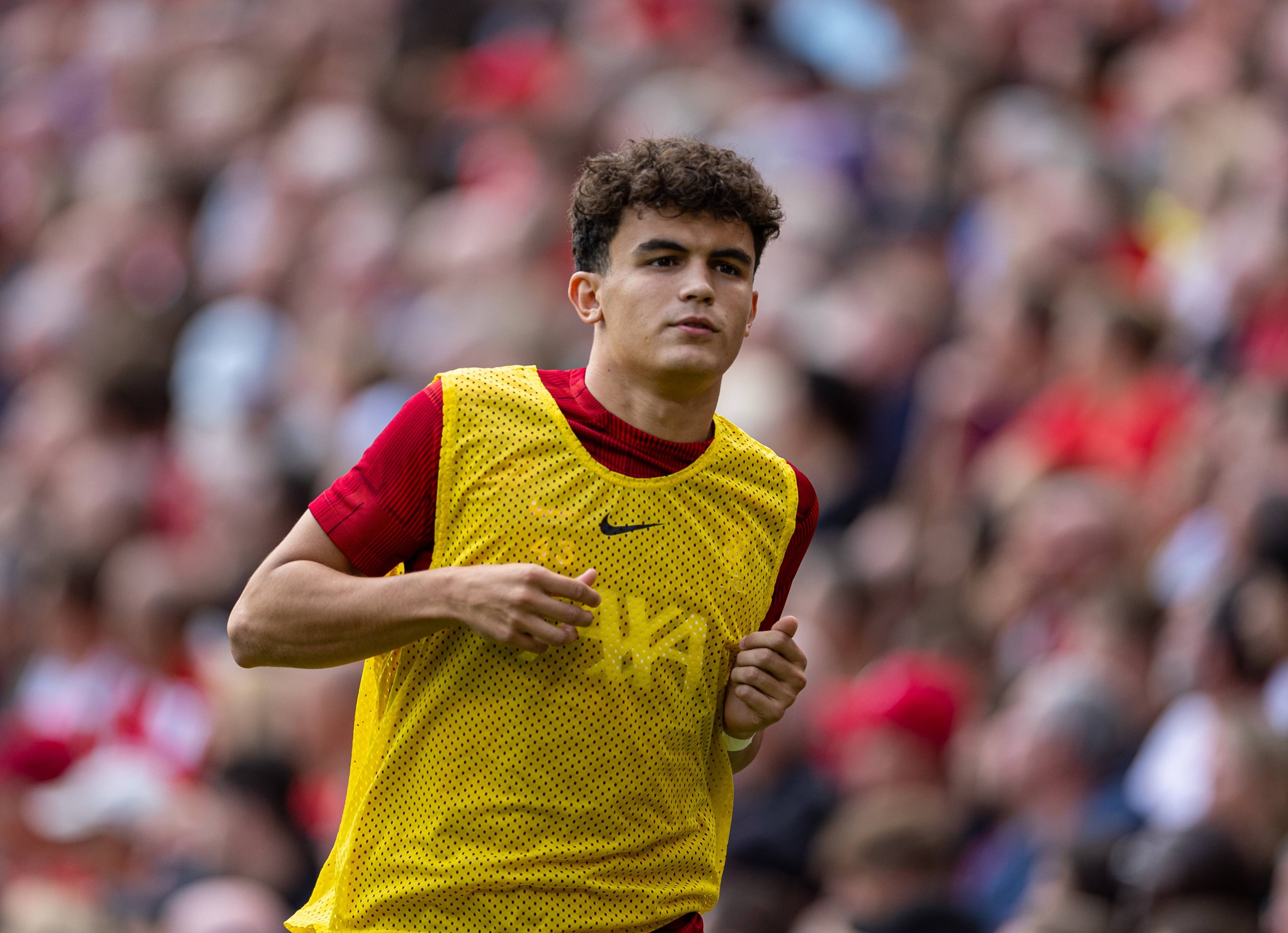 包含布宜诺斯艾利斯独立新星爆发，挑战利物浦防线坚固的词条