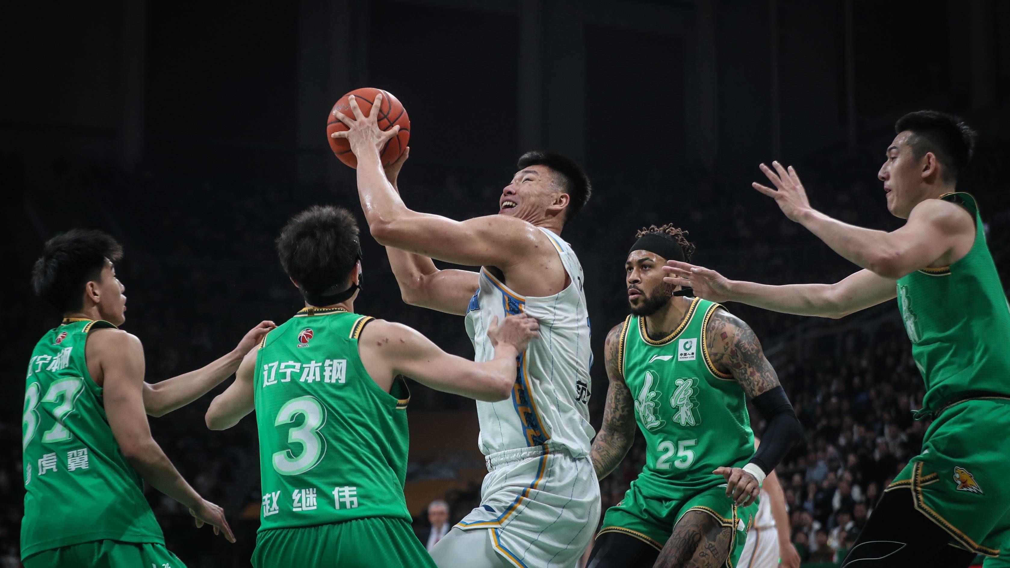 卫冕冠军再夺胜,CBA联赛冲向巅峰的简单介绍 卫冕冠军再夺胜,CBA联赛冲向巅峰的简单介绍