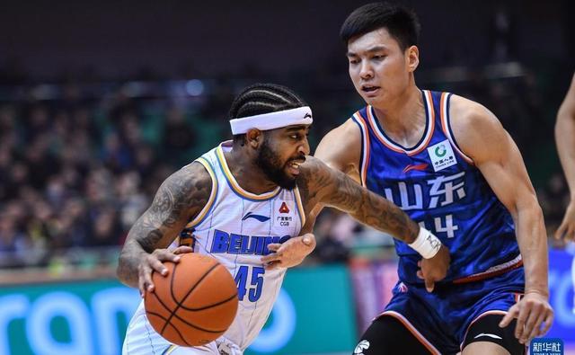 爱游戏app-山东队努力争取胜利，成功击败江苏队