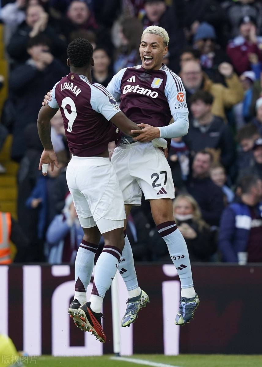 阿斯顿维拉客场不敌纽卡斯尔,惨遭逆转 阿斯顿维拉客场不敌纽卡斯尔,惨遭逆转