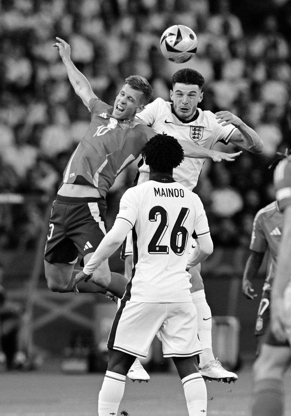 西班牙队大胜阿根廷,昂首挺进美洲杯决赛 西班牙队大胜阿根廷,昂首挺进美洲杯决赛