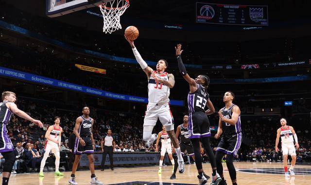 关于福克斯率国王以稳定表现击败骑士的信息 关于福克斯率国王以稳定表现击败骑士的信息