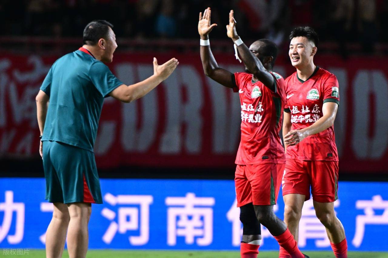 爱游戏官方入口-河南队备战备战，全力以赴迎接挑战的简单介绍