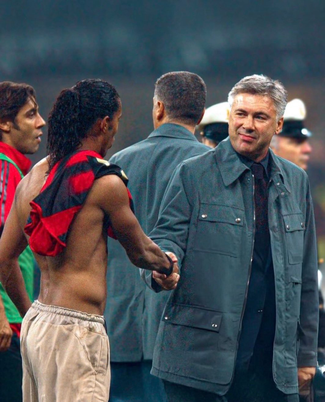 爱游戏官网-关于AC米兰门将伤愈复出，或对球队防线构成重要支撑的信息