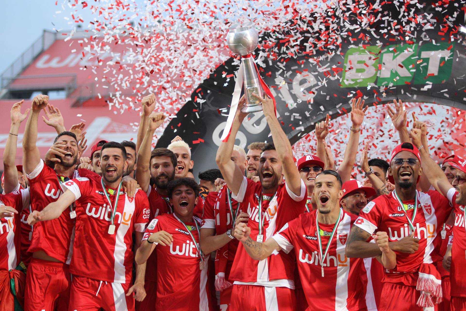 关于巴塞罗那大比分获胜,晋级日益看好的信息 关于巴塞罗那大比分获胜,晋级日益看好的信息