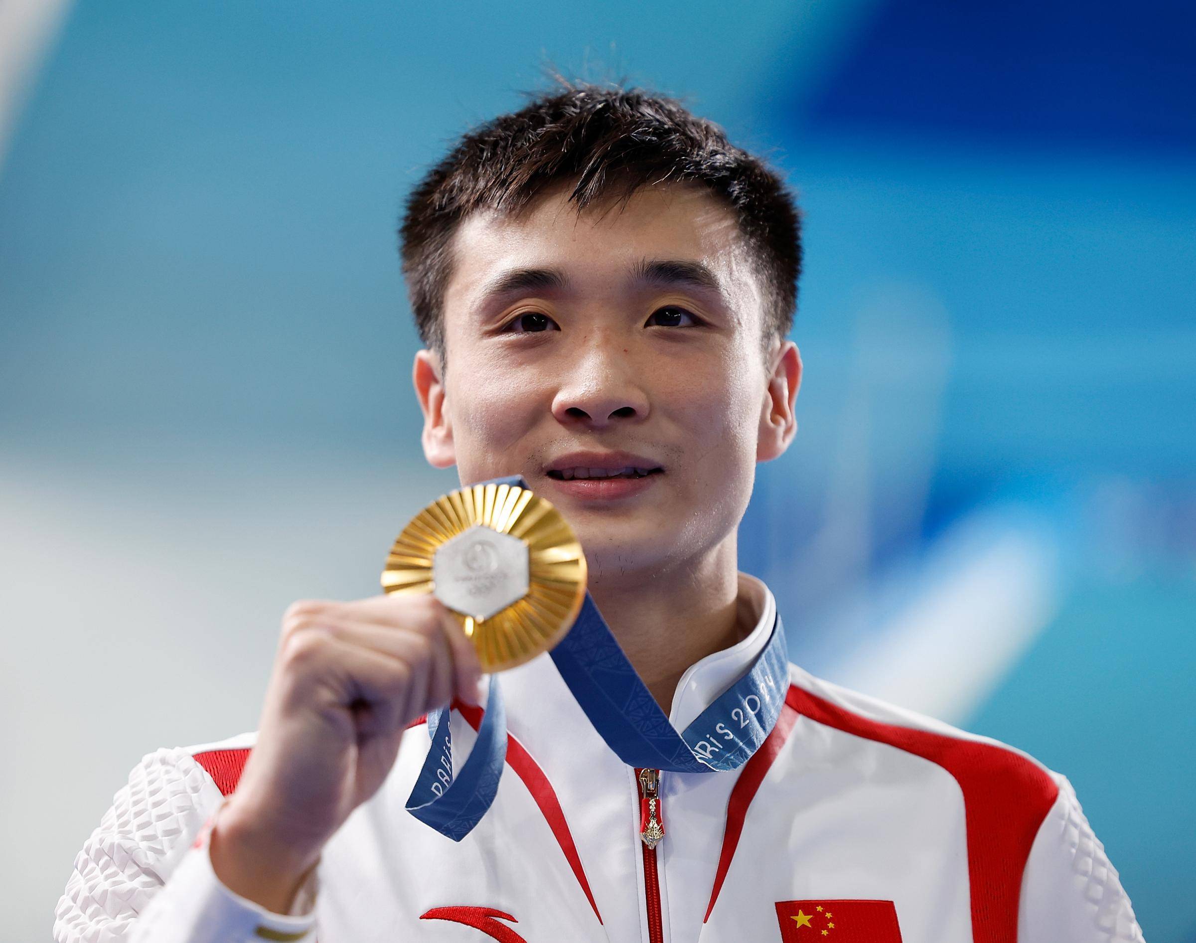 爱游戏官网-中国游泳名将再次登上领奖台，获得金牌