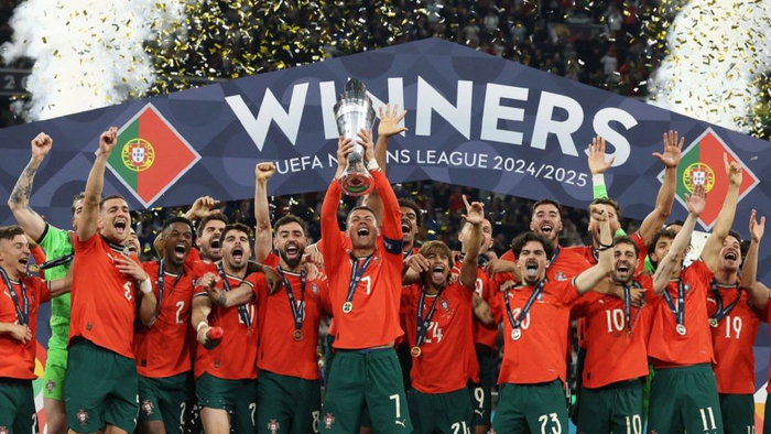 爱游戏入口-关于意大利球员主罚点球帮助俱乐部赢得胜利的信息