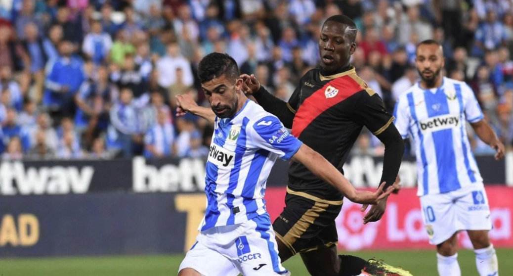 韦斯卡主场失利,保级压力持续加大 韦斯卡主场失利,保级压力持续加大