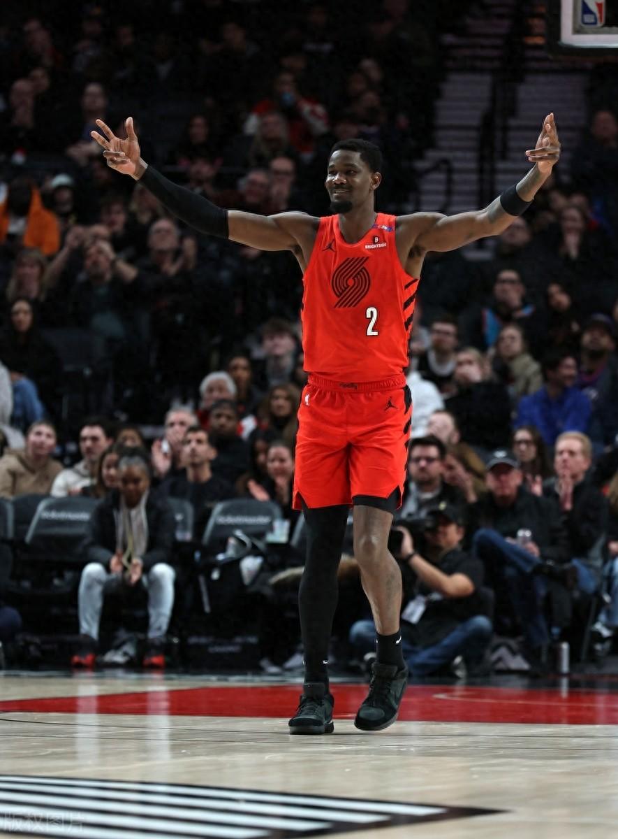 开拓者大胜活塞，取得四连胜