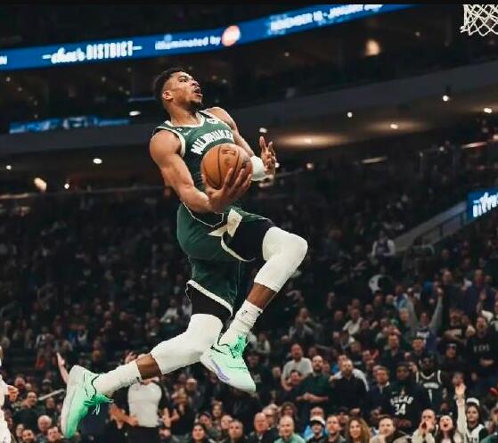 爱游戏官网-尼克斯负雄鹿，霍夫德贡献22分的简单介绍