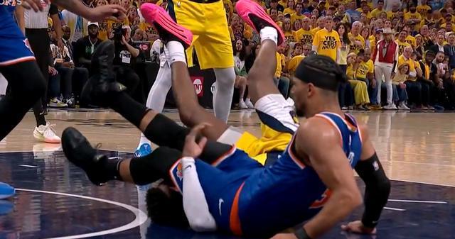 步行者击败尼克斯,再度逊色 步行者击败尼克斯,再度逊色