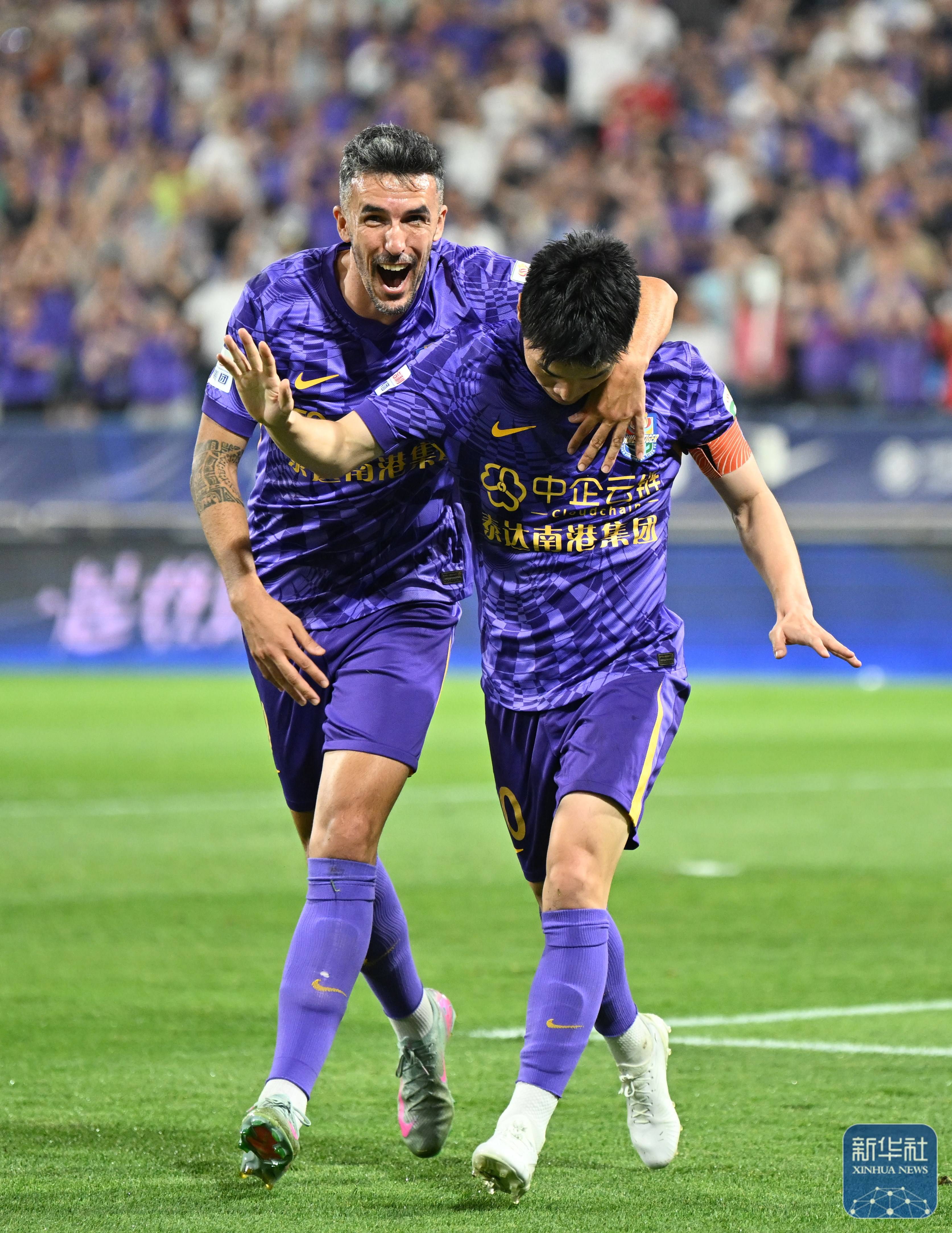 爱游戏官方登录入口-天津队在最新一轮比赛中展现出色，全面胜出