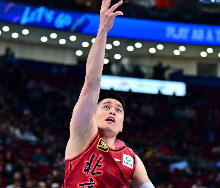 江苏男篮客场逆转浙江队,获得胜利 江苏男篮客场逆转浙江队,获得胜利