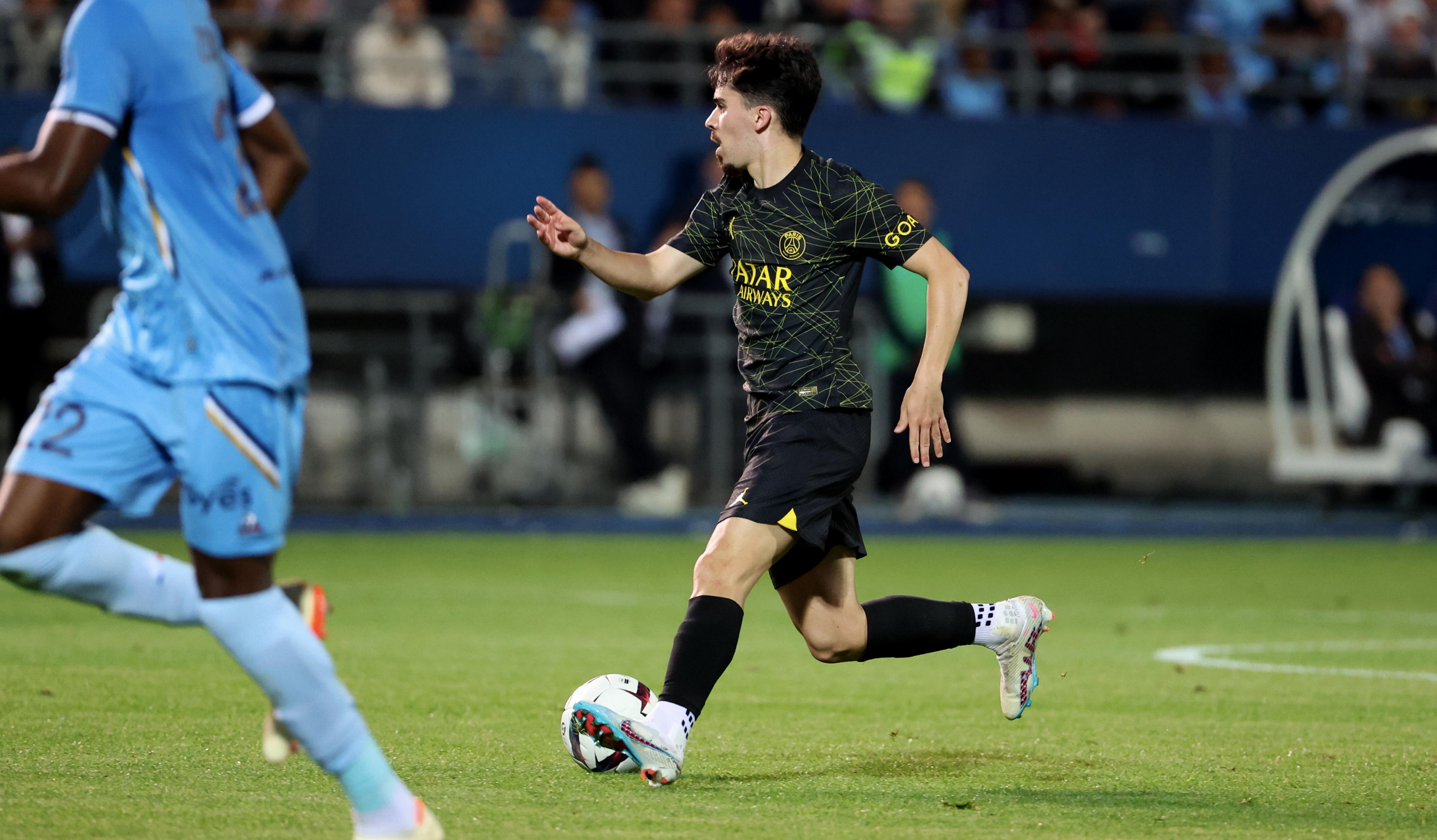 爱游戏app-门将表现抢眼，助力特鲁瓦平局的简单介绍